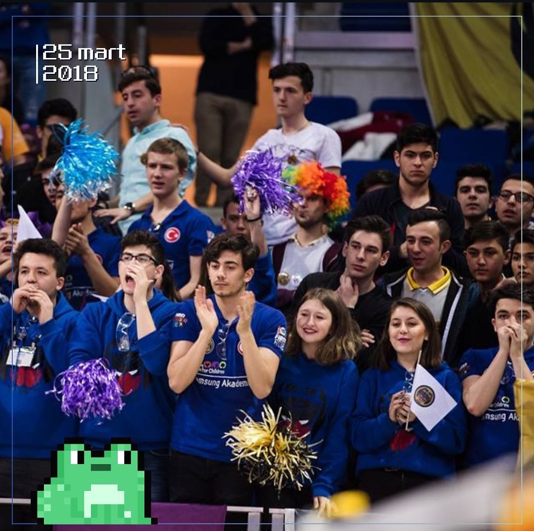Team6038's tweet photo. 6038 olarak yepyeni bir temaya geçiş yaparken İtobot’a bir #throwback yapmak istedik! 🙈

@FYukselFound @FIRSTweets
#firstroboticscompetition #tbt #throwbackthursday https://t.co/IQGZaVLEEz