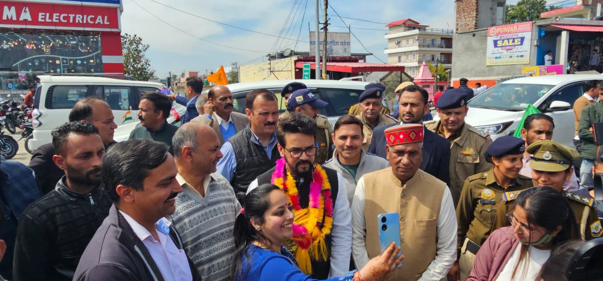 Sh. Anurag Singh Thakur, Hon’ble Minister of Youth Affairs & Sports and Information & Broadcasting flagged off the Nari Shakti Fitness run @ Amb, Una Himachal Pradesh, organised by NYK Una. #NariShaktiFitnessRuns #IWD @ianuragthakur @nyksindia