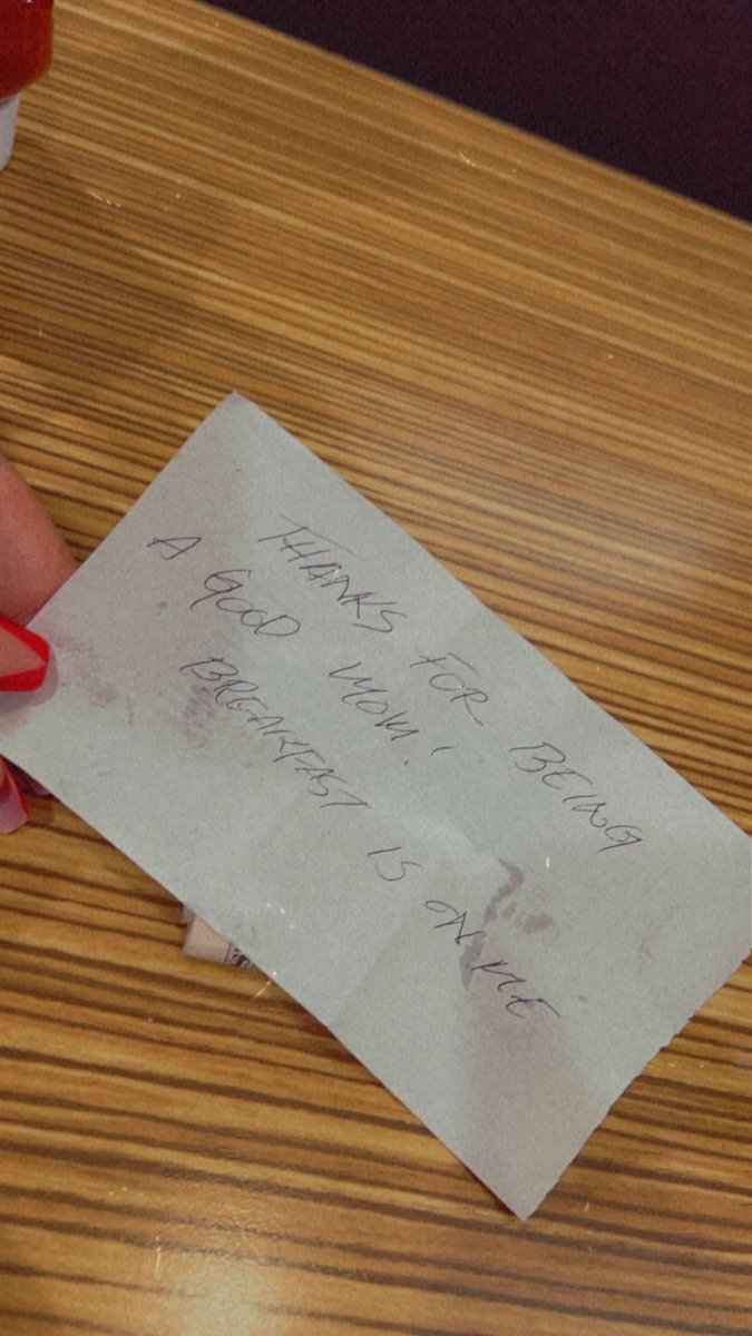 Pinkkpoison1's tweet image. This was like the cutest thing ever , wish I could’ve seen who it was ❤️ #TwoYearsAgo