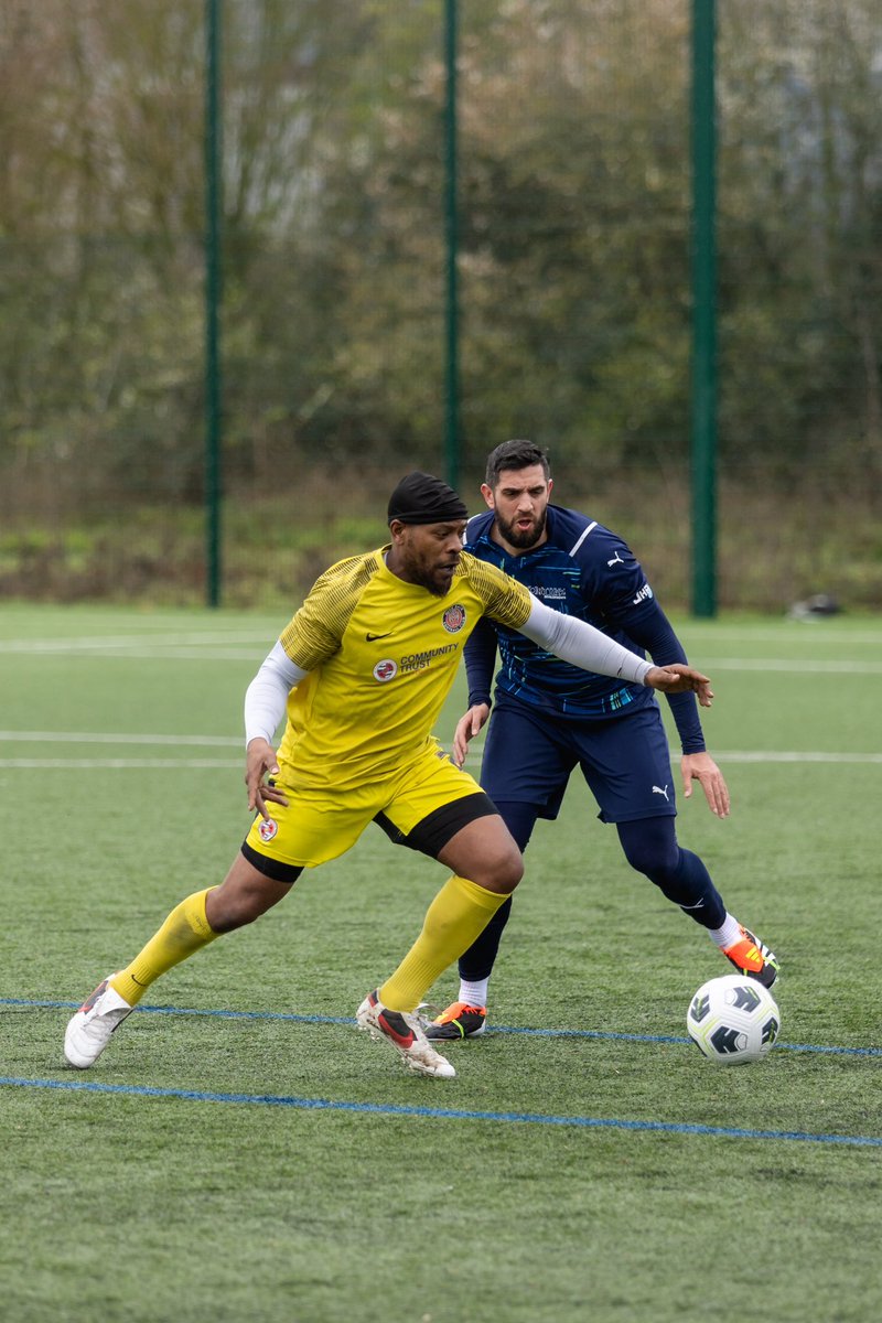 What else you going to do on a Sunday morning apart from go watch a little Sunday league. Giveback FC V @fcbapco Both teams fighting for the top spot in the @RDGSundayLeague @fcbapco taking this game 2-0. @fiberkshire @RdgToday @rdgchronicle