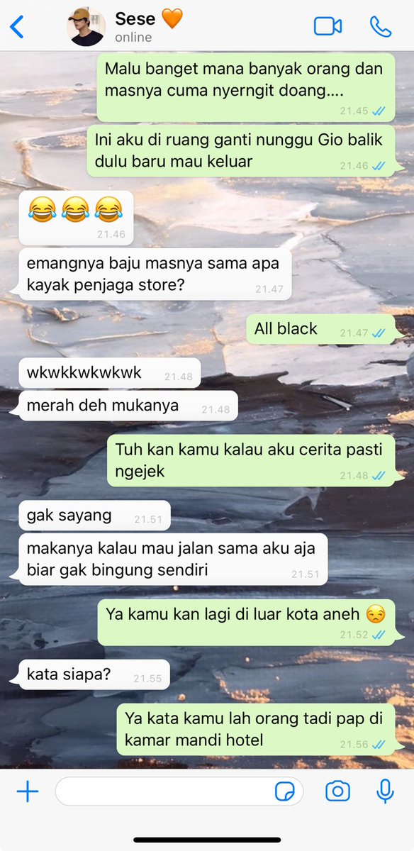 moonblvrd's tweet photo. Kadang malu kadang malu-maluin https://t.co/ozmc5FYwVb
