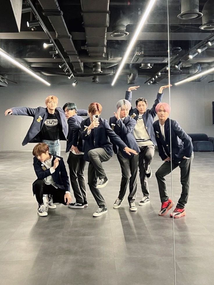 pinkkinjm's tweet photo. in this 7dream shit for life https://t.co/JC0RrLZEFF