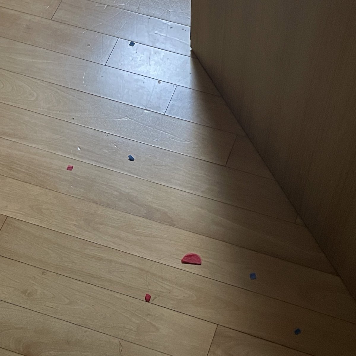 걍 헨젤과 그레텔 아님....??