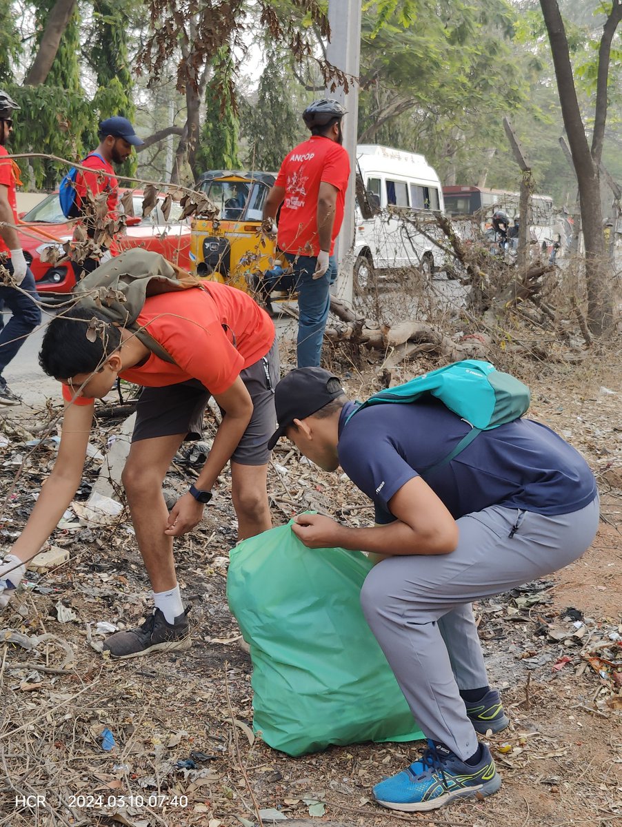 HydcyclingRev's tweet photo. #CommunityServiceByBicycle
#HyderabadCyclingRevolution
#CyclingCommunityOfHyderabad
Clean up drive in association with @fenkomatt_org #WasteProject @ReliefRidersHyd @happy_hyderabad #PinkCircleFoundation @BioReform
@CommissionrGHMC @sselvan @Ravi_1836 @GHMCOnline https://t.co/ccvvBMew5o
