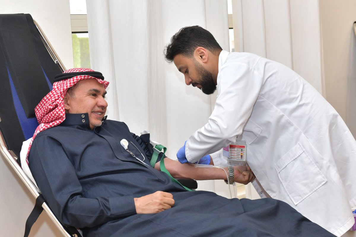 SABIC_MEA's tweet photo. موظفونا يجددون العطاء عبر التبرع بالدم، حيث دقائق معدودة كافية لزيادة فرص العافية، ومنح الأمل بالشفاء، وربما باستعادة الحياة.

@DAMY_MED
#سابك https://t.co/6kIQadU14P