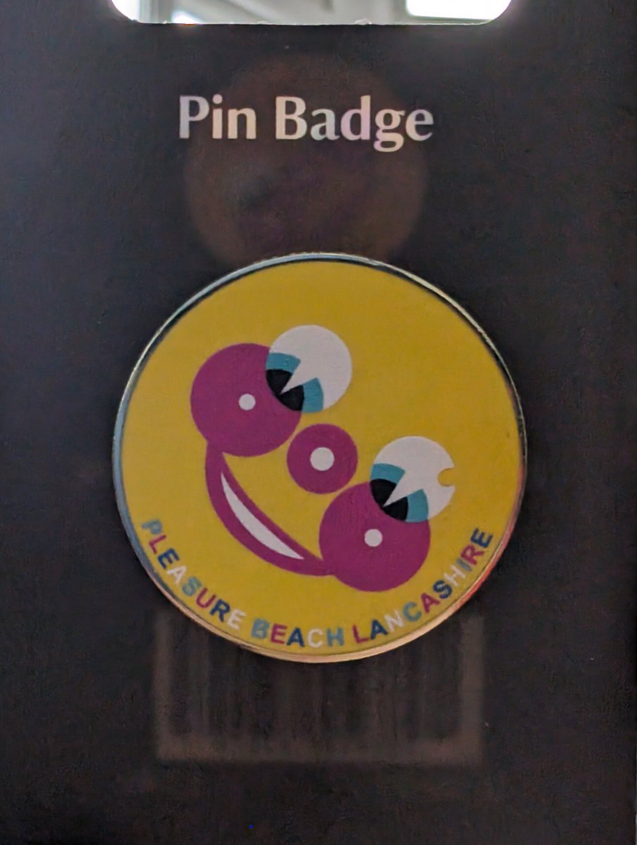 IAmAxlOnline's tweet photo. Pleasure Beach Lancashire? 
We need an explanation @Pleasure_Beach (Resort)?! @MandsThompson https://t.co/cDIfu6gYq6