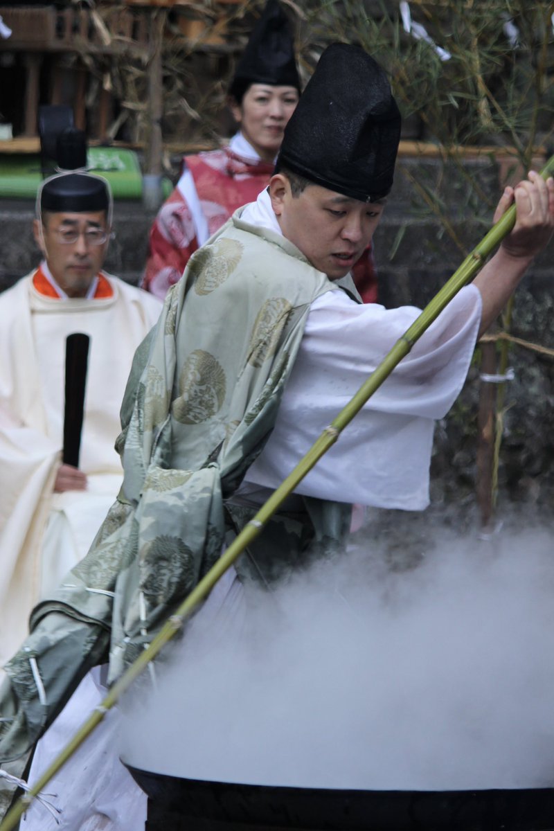 qunikidays's tweet photo. 243回目の疫神斎。
1782年、流行り病を神の力を借りて封じ込めるため、藩主の指示により、塚を築いたことから始まった #疫神斎。今も続く。2024.03.10
#佐伯市　#佐伯藩　#佐伯市弥生　#神楽 https://t.co/GLEy0MWc4c