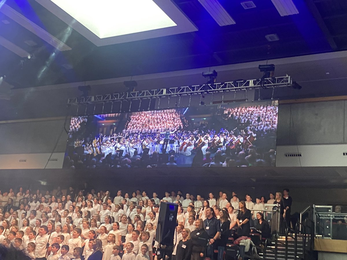 wjlkdy's tweet photo. Having a good day out in @SETUIreland for #peaceproms24 @cboiofficial @cbs_primary https://t.co/5MddWqkZHT