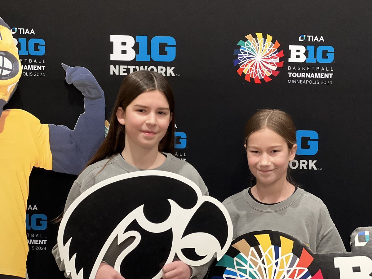 3messner's tweet image. Let’s go Hawks!!!
#B1GWBBT @TheIowaHawkeyes @IowaWBB