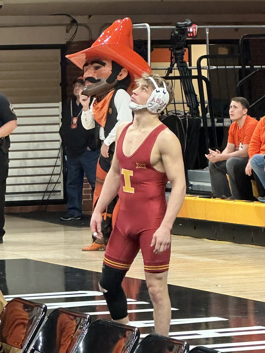 pennyedavis's tweet photo. @CaseySwiderski @CycloneWR Good luck today!  Get them at the NCAA’s! 💛♥️ https://t.co/BnRWj9Kluy