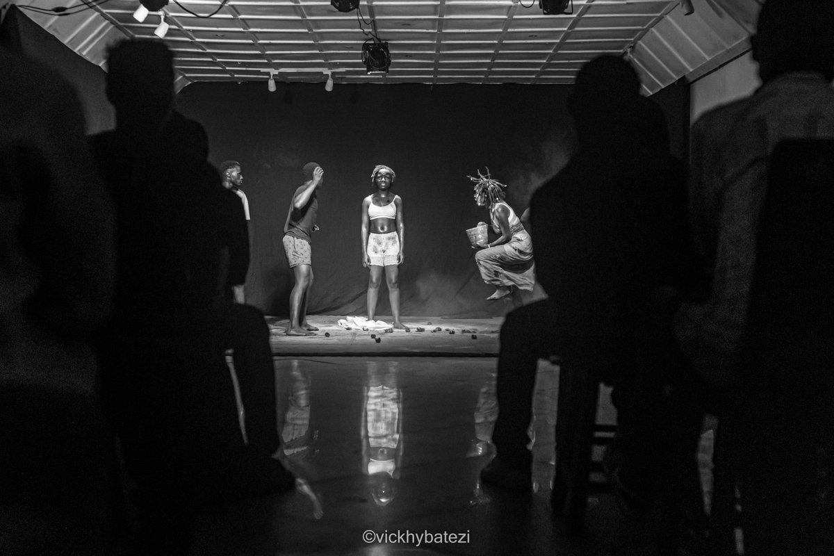wetesha's tweet photo. MUSIKA d'Aristide Tarnagda.
À @ifgoma dans le cadre du projet Les Coulisses Kilalo.
#Projecteurs
#Theatre
#LesAttaquantsTheatre
#CieSeringuarts https://t.co/SVNcKEpYEj
