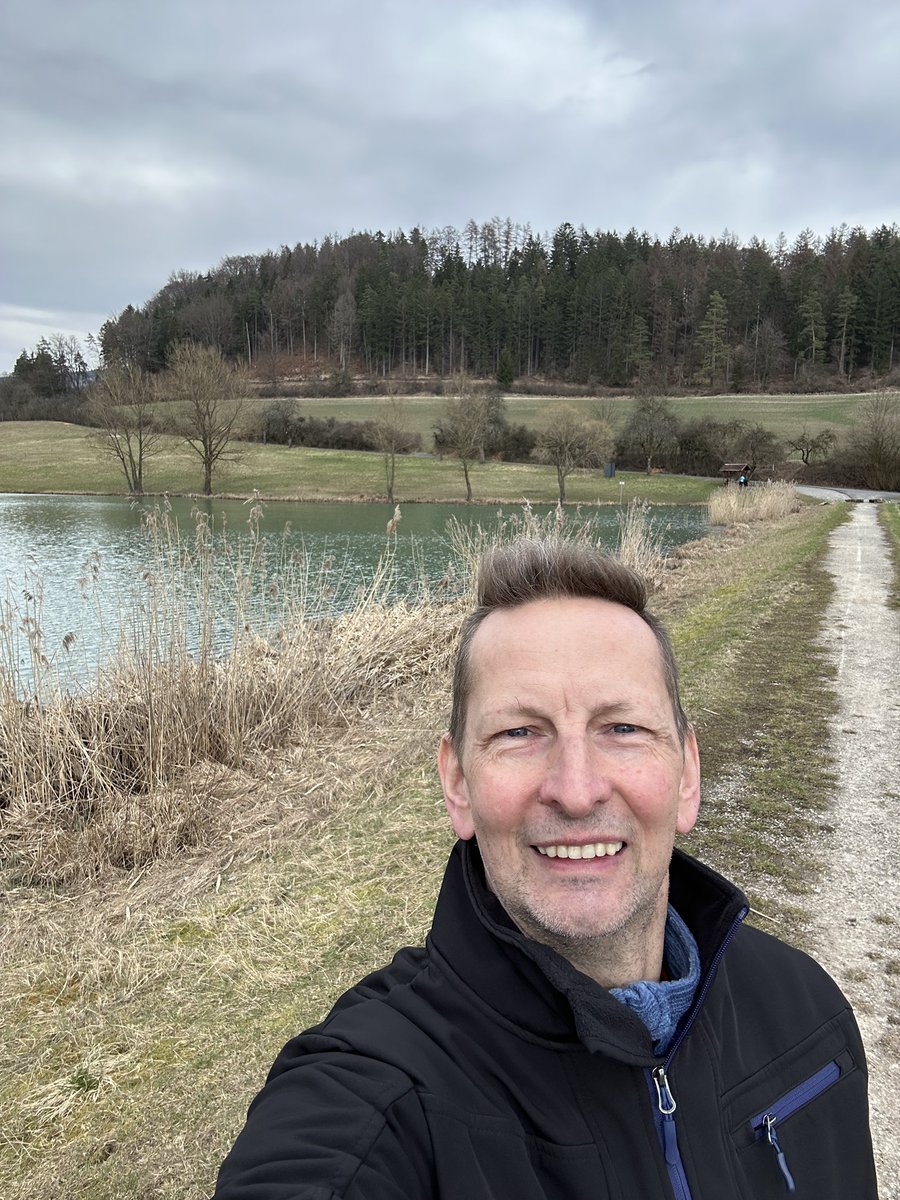 derSchniep's tweet photo. Sonntagsspaziergang mit Besuch Jimmy 🐶😁👍 bei #bachfeld https://t.co/hKDfTu0lxX