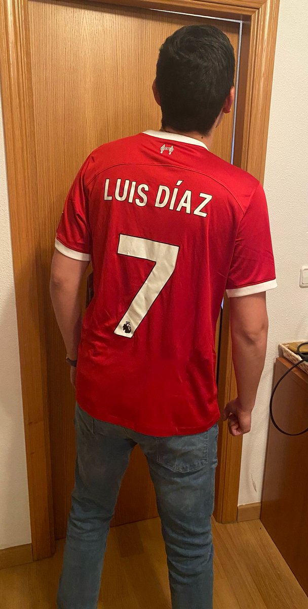 JuanCamiloRes's tweet photo. @LuisFDiaz19 @LFC @LFCenAmerica  hoy se gana!! Vamos Reds.  #LIVMCI #Liverpool https://t.co/JsTjPrUY6J