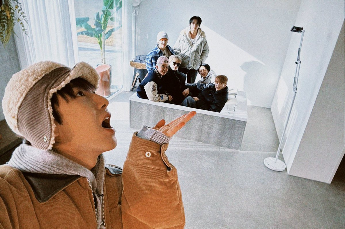 my25thofaugust's tweet photo. little did they know they are much more than a group for me, they made life much more bearable somehow. happiness is much more simple when it’s with them and i feel grateful for that https://t.co/hKRtbjzxUW