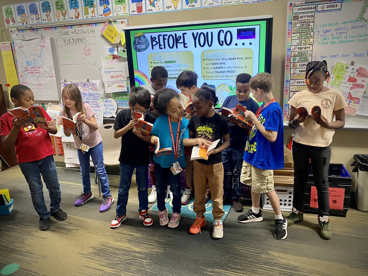 MsNicoleBennett's tweet photo. 📖 Every Cimarron student kicked off spring break w/ their own book to keep &amp; a bookmark of questions for parents to start a learning discussion! #CeCheetahs #bennettsbunch https://t.co/LxxW07i3Ci
