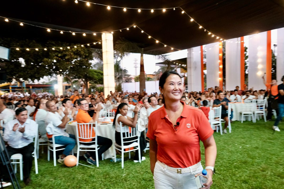 KeikoFujimori's tweet photo. Ayer tuvimos dos importantes actividades junto a la militancia naranja en el marco de los 14 años de nuestro partido. Es increíble lo rápido que ha pasado el tiempo y todas las pruebas que hemos tenido que afrontar. Hoy, con lecciones aprendidas y mayor experiencia, estamos convencidos que nuestro mayor legado para la historia será la defensa de la institucionalidad democrática en beneficio de los más vulnerables de nuestro país. ¡Que sean muchos años más! 🎂 ✨