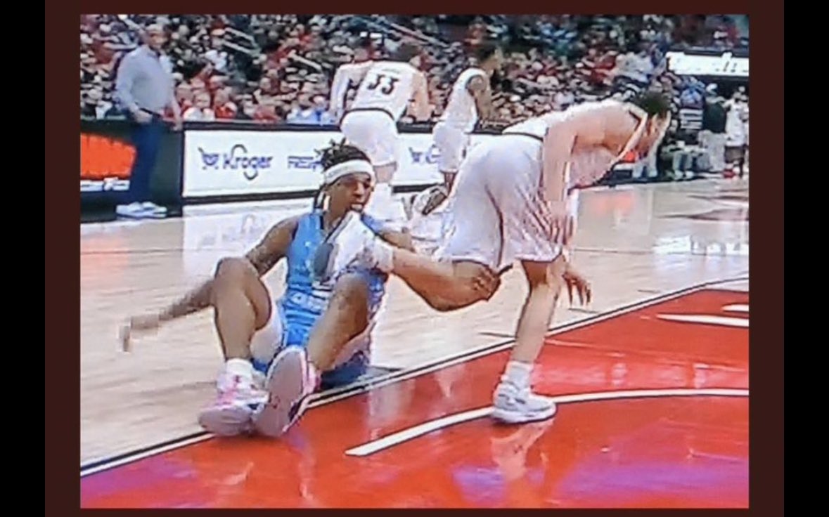 If any Tarhole/Wake fan keeps coming into my mentions with their nonsense about the Flip play I'm going to respond with this pic....no one wants this kind of reaction on any play but tell the whole story before making a quick judgement. I get it fits their negative narrative. 🤦🏼‍♀️