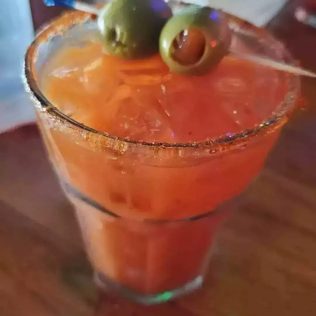 HarpoonLarrysVB's tweet image. Harpoon Larry's Oyster Bar 216 24th Street Virginia Beach Va. 23451 
Every Sunday at Harpoon's.11:00am - 4:00pm $3.50 
Bloody Marys, Mimosas, Screwdrivers, Greyhounds &amp;amp; Cape Cods. Plus 1/2lb of fresh North Carolina steamed shrimp for $6.99. harpoonlarryskillerseafood.com