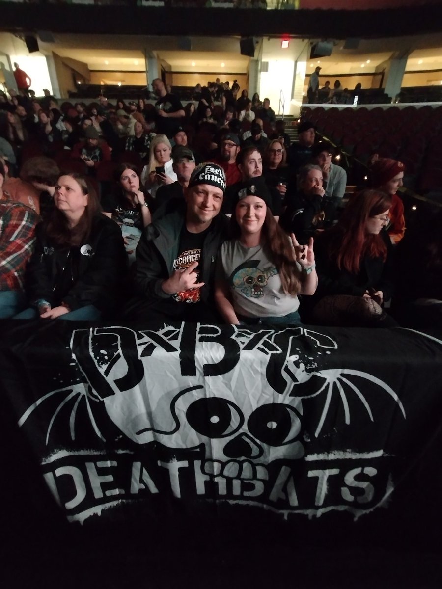 What an amazing show in Cleveland @TheOfficialA7X thank you and @DeathbatsClub for the awesome front row seats and the easy process for the whole show. We Love You 🫶🏻