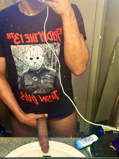 Excuse the dirty mirror 🙄🍆😈 https://t.co/gGHtqaSedR