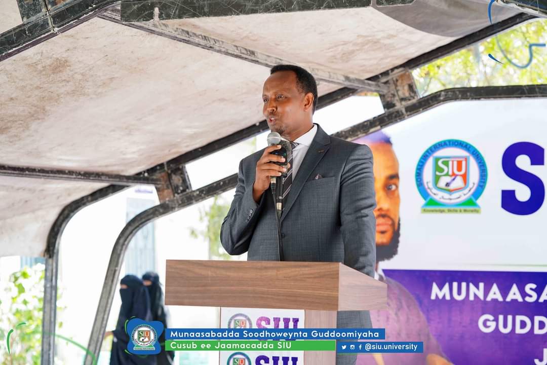tacshir's tweet photo. Jaamacadda Somali International University (SIU) waxaa maanta si qurux badan loogu soo dhaweeyay gudoomiyaha cusub ee Jaamacadda SIU Dr. Mohamed Ali Ismail (Dacwa)
Hambalyo mudane guddoomiye soodhowow. https://t.co/wKqVDHfrN2