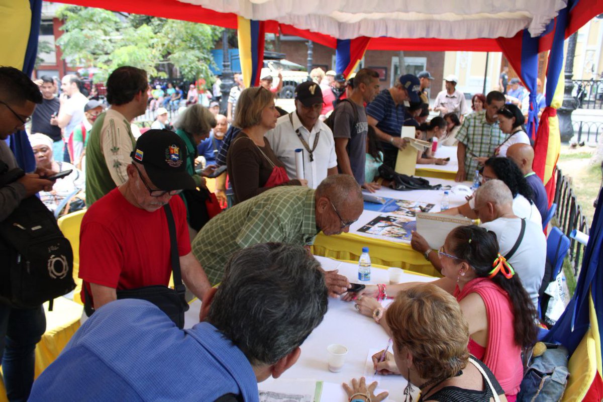 Felicito a los promotores, cultores y las culturas que se han sumado, con su disposición  y esa alegría que tanto los caracteriza, al registro Nacional de la Gran Misión Viva Venezuela. Vamos a realzar y preservar la diversidad de nuestras expresiones culturales. ¡Gran Misión