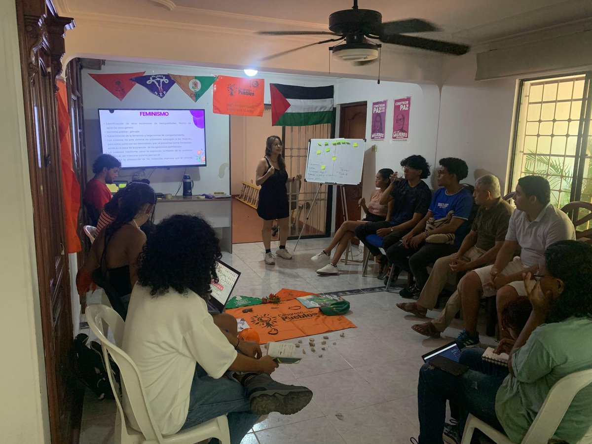 himer_torres's tweet photo. Continuamos en la escuela de formación política del Movimiento Identidad Popular @C_Pueblos. https://t.co/vMNugsprkd