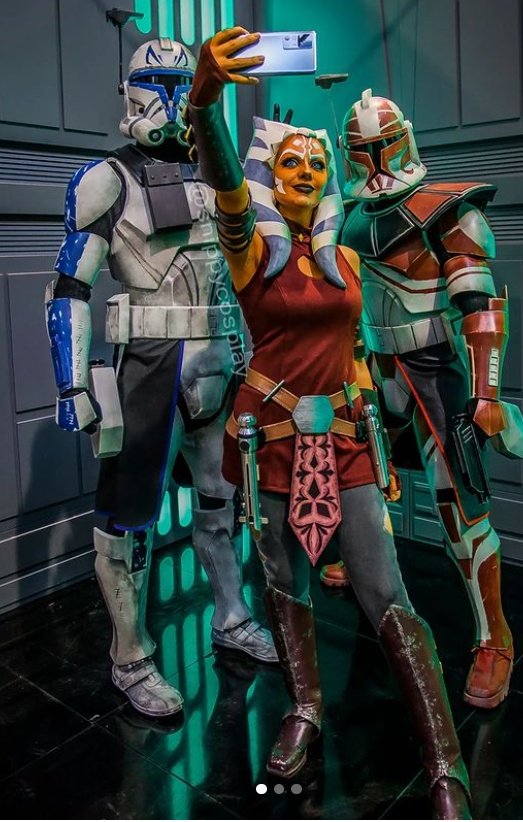 Katankryze2477's tweet photo. Awesome cosplays https://t.co/aksJGVlCah