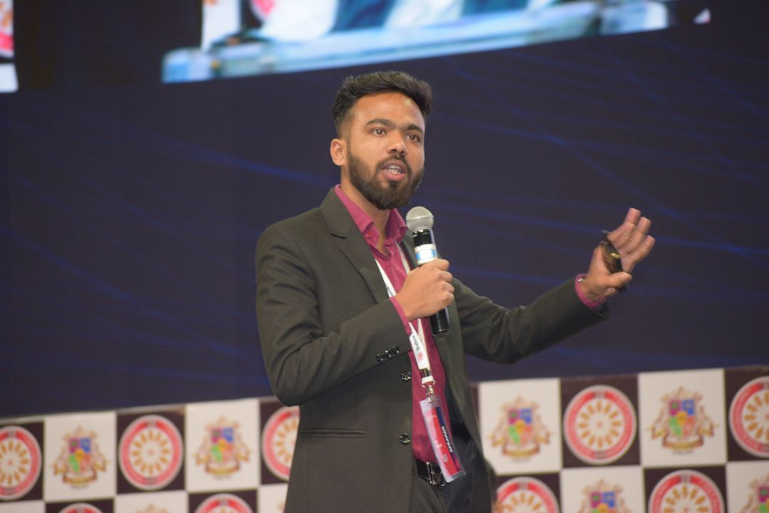 JatinWahane's tweet photo. It was an honour to be a speaker at the International Management Conclave hosted by @IMAIndore. 
Towards working on goals for Unlocking Bharat, I tried to cover and connect insights of rocket science, forgiveness and Ek Tarfa Pyaar.indore https://t.co/0Q8rqMPL64