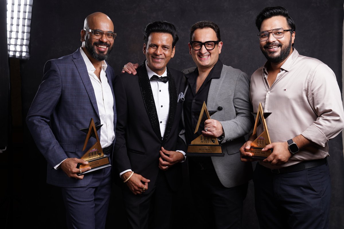 BSL_Films's tweet photo. A night of #Showsha and victory for the team of #SirfEkBandaaKaafiHai. 
Best Film and Best Actor to @BajpayeeManoj (Jury) at the #News18ShowshaReelawards🎉😊

Thank you to the jury and @News18India and @News18Showsha for the love ❤️

@apoorvkarki88 @vinodbhanu @Suparn @ZeeStudios_ #KamleshBhanushali #VishalGurnani #JuhiParekhMehta #ArjunKukreti @DeepakKingrani #ManishKalra @sumeet_kotian #SandeepChowta @ZEE5India @HitzMusicoff