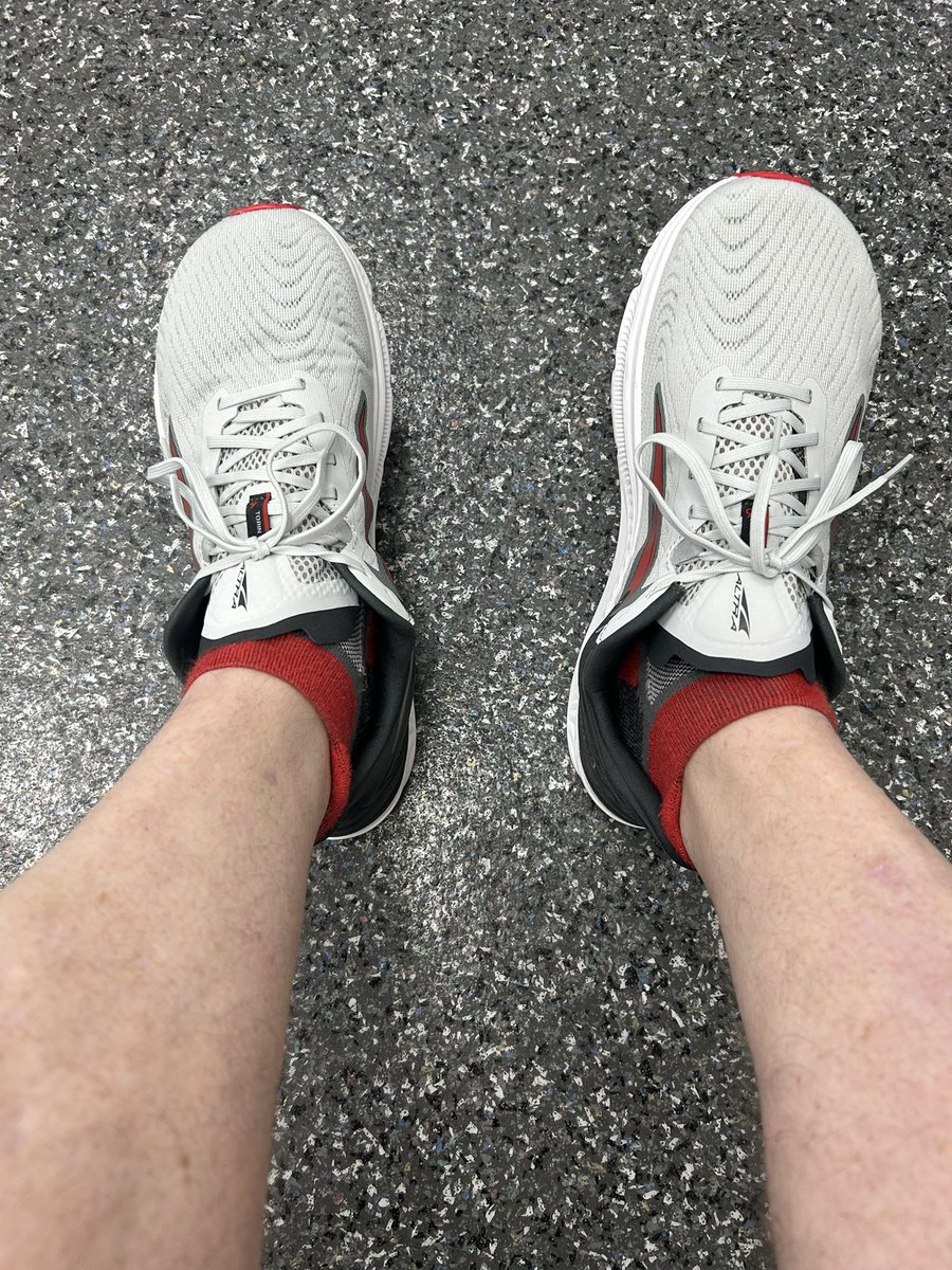 isright's tweet photo. #TriTraining: cadence challenge 27km (120km for week), ROTB 4km (19km+ for week). No S&amp;C Weights today (but 195mins for week). Tried out new trainers too - wider fitting. Also must remember I have to include swimming soon too. #VirtualCoach #teacher5aday https://t.co/5xaOh8lbC5