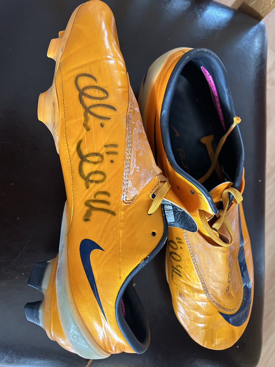 We’ve been having a clear out at home and found some match worn signed boots. I have two pairs of signed Albert Adomah boots and a pair of Michael McIndoe boots. I’d like to sell them to donate the £ to <a href="/Scotty_Murray/">Scott Murray</a> because quite frankly, he’s a top bloke. #bristolcity
