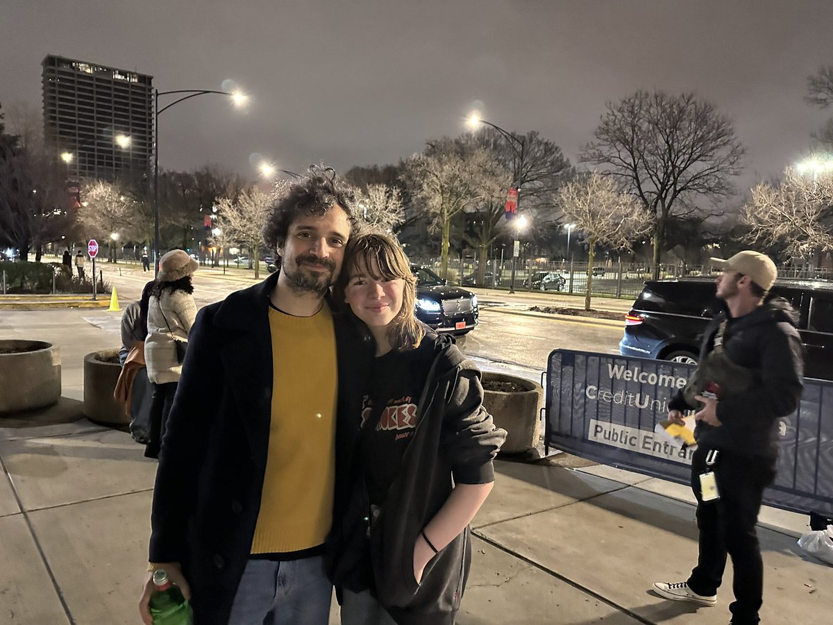 citonelson's tweet photo. Great weekend in Chicago with daughter. @thestrokes and College tours. https://t.co/sx4mreSH4W
