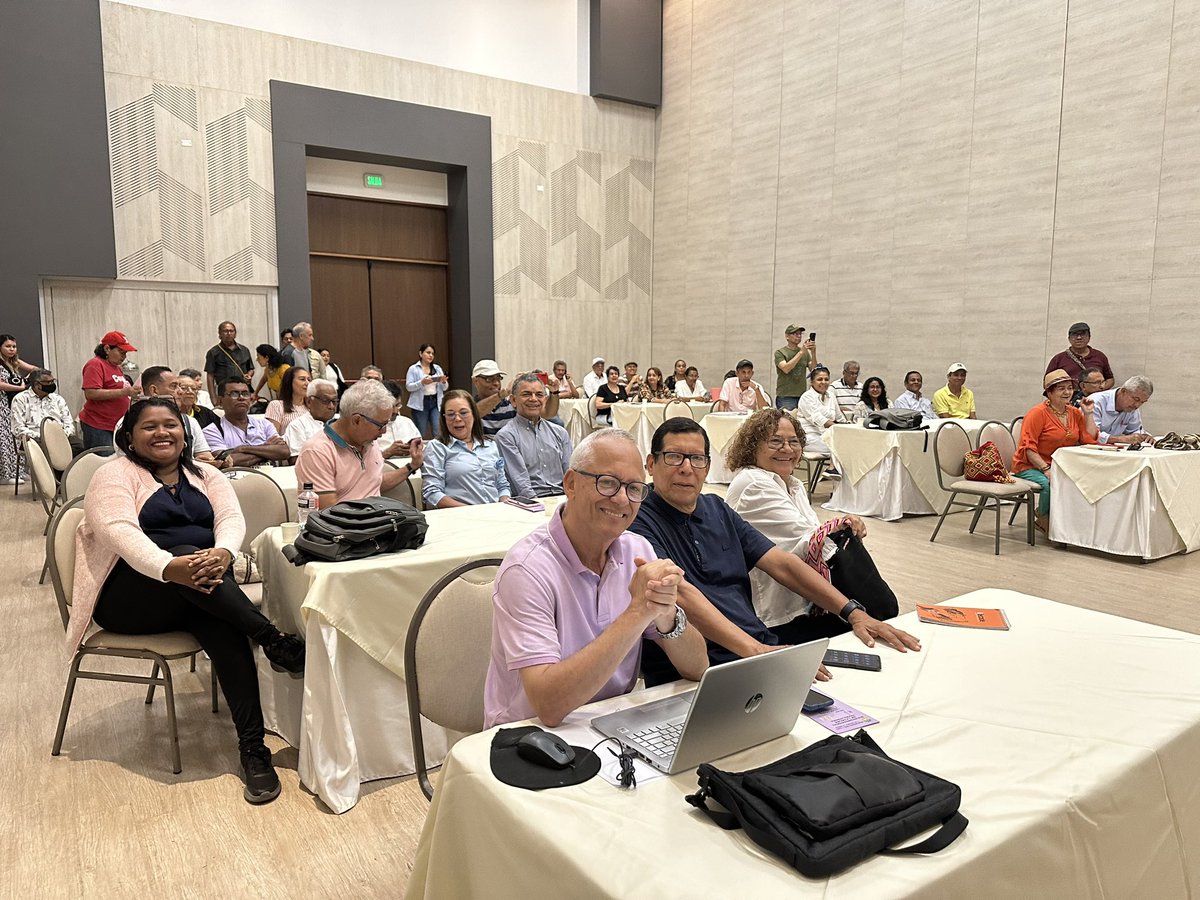 Clara López Obregón tweet media