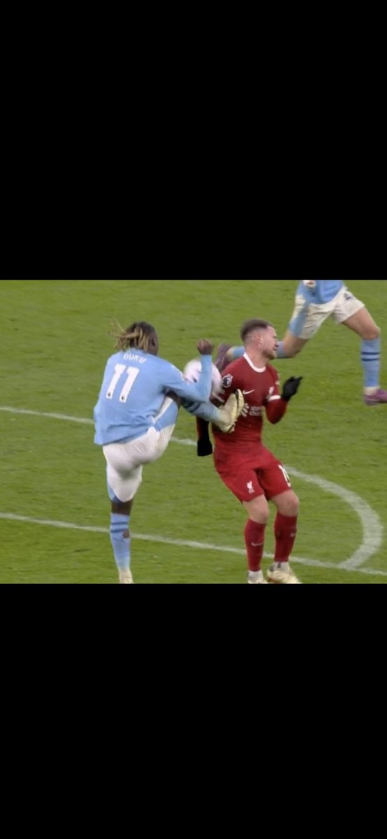 #LFC makeshift eleven were great 👏🏼👏🏼

Should have won on balance. That was a penalty at the end for the high foot challenge. Anywhere else on the pitch and it would have got a free kick all day long. 

Up the reds #YNWA #LIVMCI