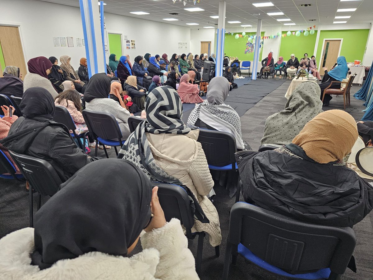 safia_shahid's tweet photo. A pleasure to be back in Birmingham to deliver a talk on ‘Ramadan: Striving for Spiritual Excellence’ and meet wonderful sisters alhamdulillah. May Allah reward the organisers and attendees for such a beautiful event. https://t.co/25c9sInXXE