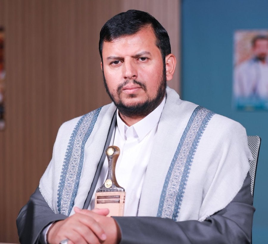 لله درك من #قائدٍ_عظيم، أشعر أنه لم يغب من رسول الله محمد إلا شخصه، شاهدت فيك المصداقية النابعة من صميم الإيمان، حملت هم الأمة بين جنبيك، فهنيئاً لمن هم أنصارك، أرى  أن فرج الأمة سيكون على يديك. 

د/شادي