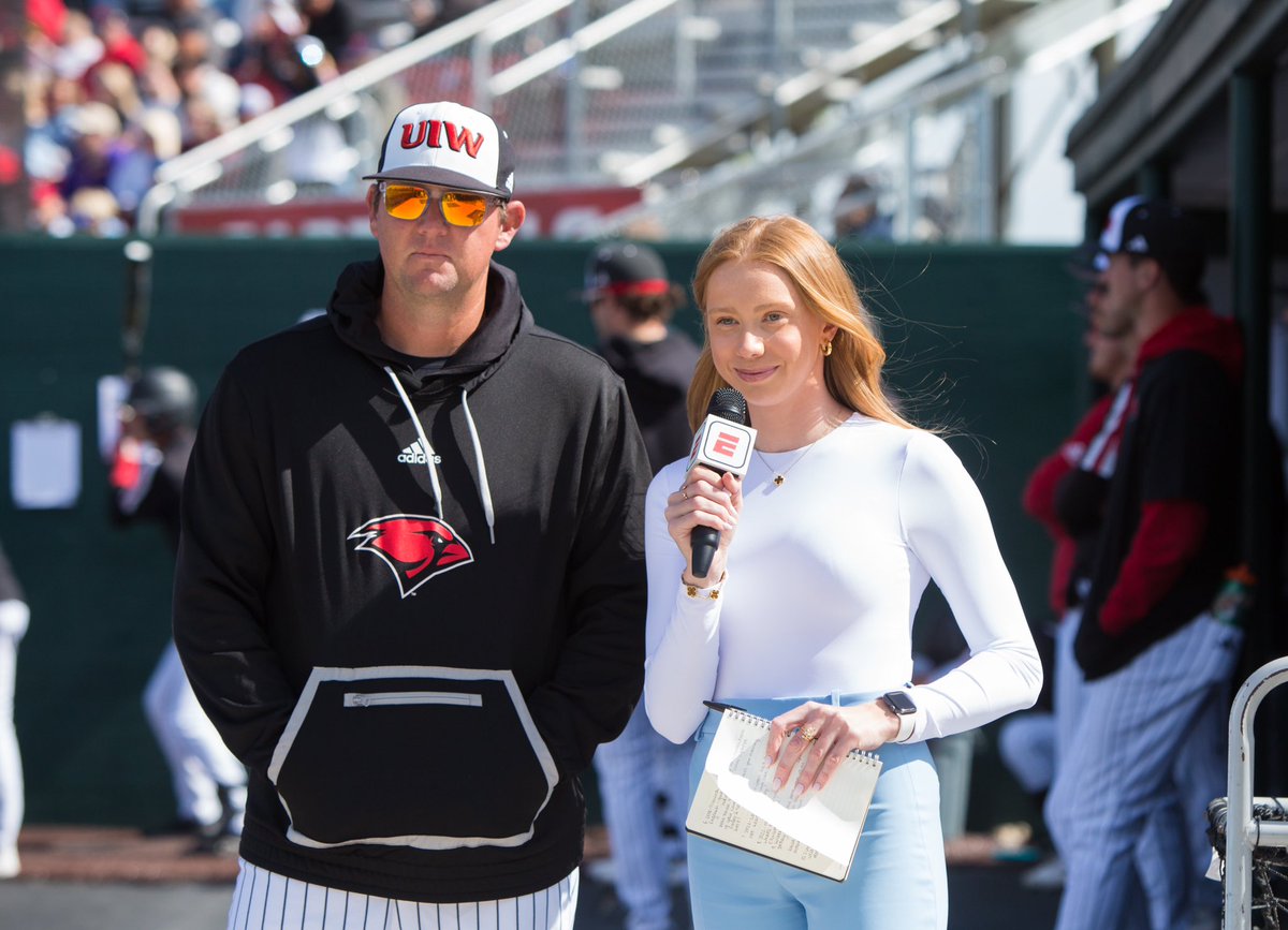hannah_cashh's tweet photo. Such a great experience sideline reporting a UIW Baseball game on ESPN+ ⚾️ I love opportunities like this 🫶🏼 https://t.co/MoVZt8ljkd