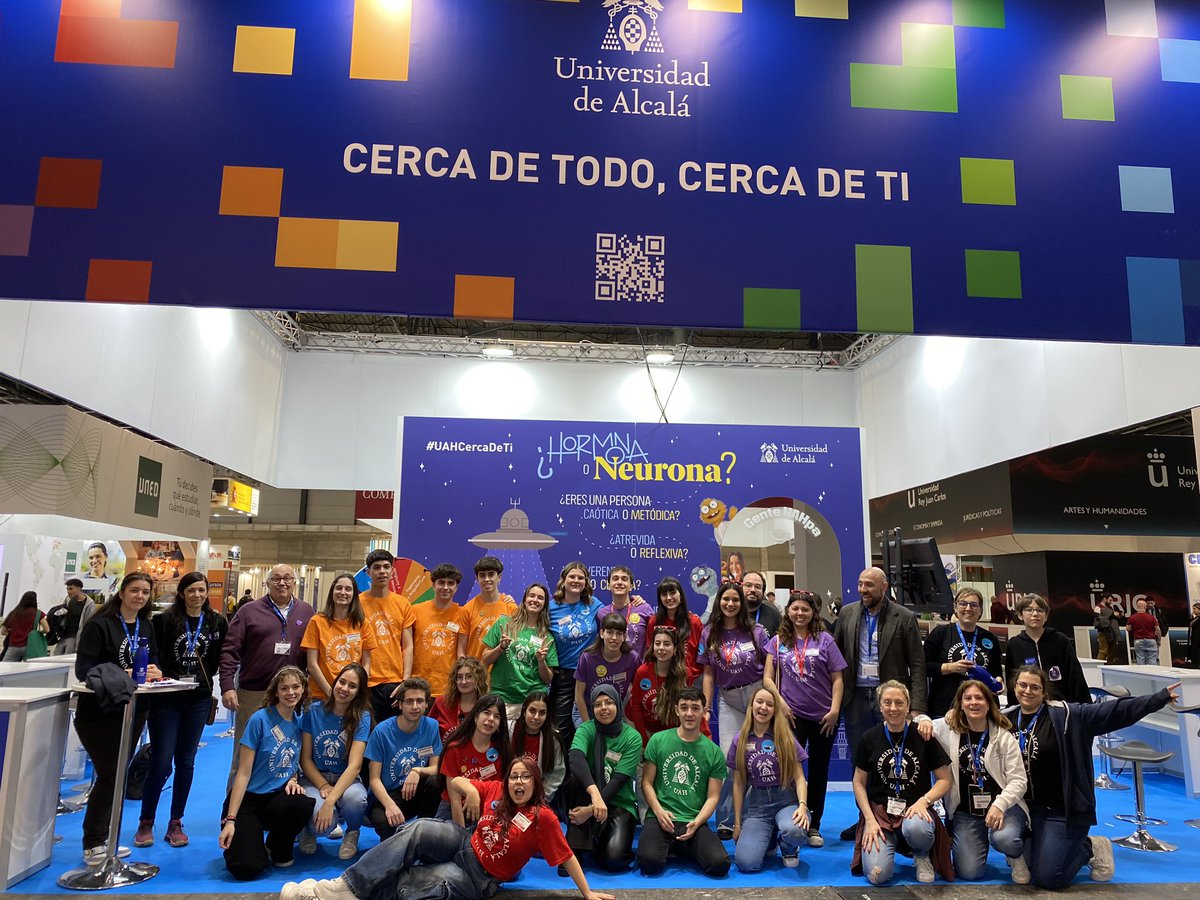 Gracias a los que habéis venido a vernos a @feriaaula, ¡sois todos y todas #genteUAHpa! 💜💙🧡❤️💚 #UAH #UAHCercaDeTi