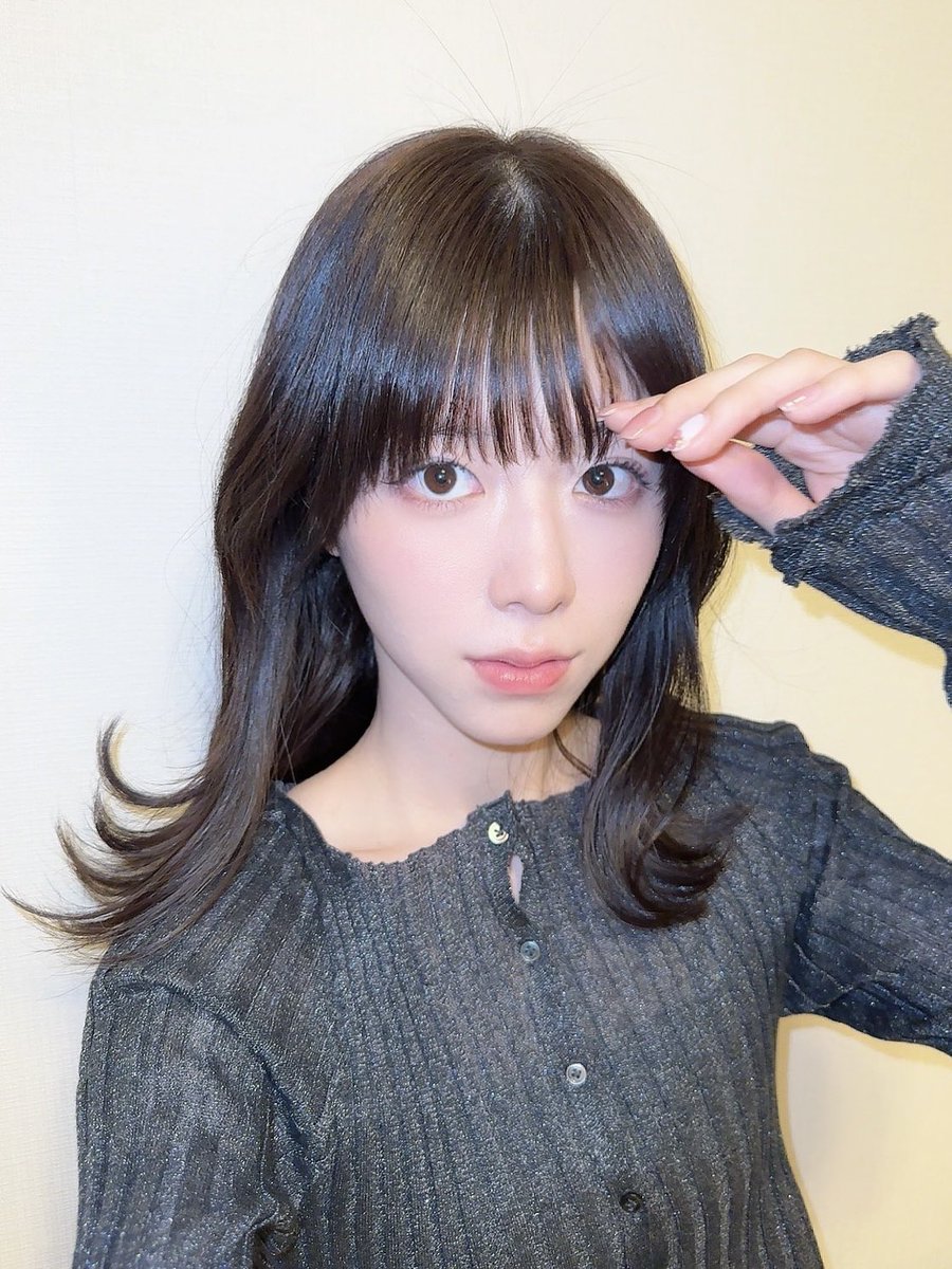 imo35imo's tweet photo. SNS更新しなさすぎて腰が重くなってましたが、数日前誕生日迎えました〜！

今年も健やかに過ごします🌈
みんなも温かい日が続いてほしいです

写真なさすぎたのでさっき撮った https://t.co/MJXBt2uMAF