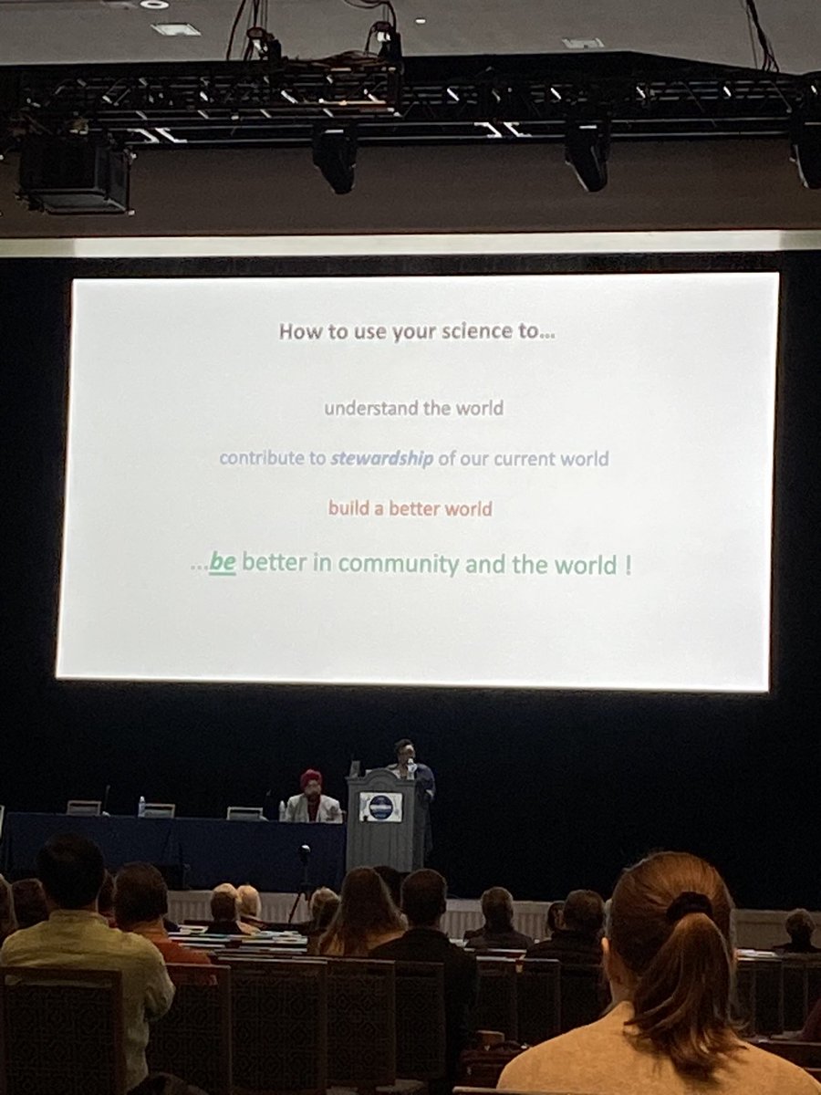 An amazing talk by @BerondaM on light acclimation in plants - and the lessons to be learned from the influence of environment on “success” and how we define it in our lives and our scientific communities #LessonsFromPlants #EnvironmentMatters #TAGC24