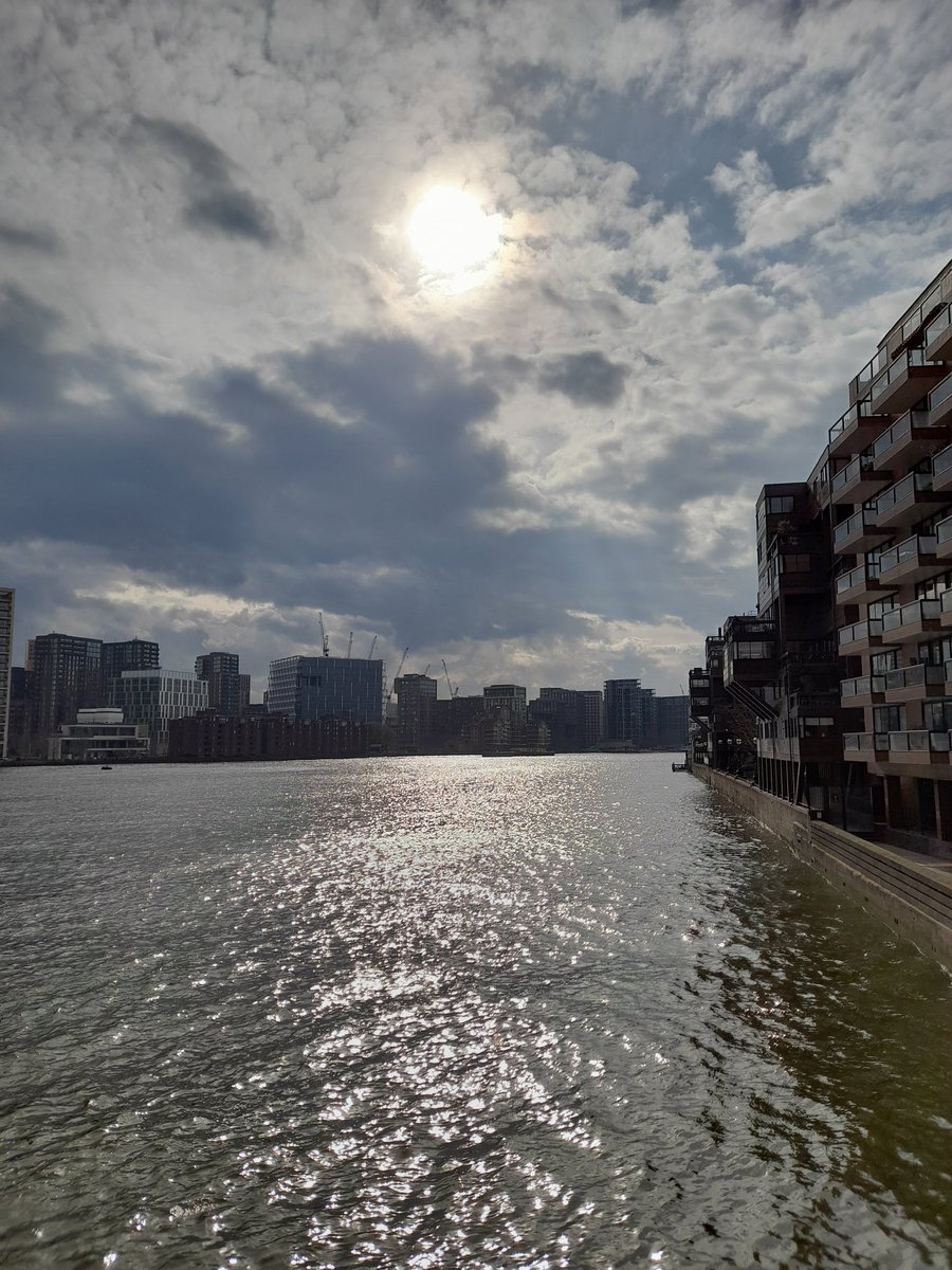 LondonWunderbar's tweet photo. Love the #Thames ❤️ https://t.co/l3UdsKF2ur