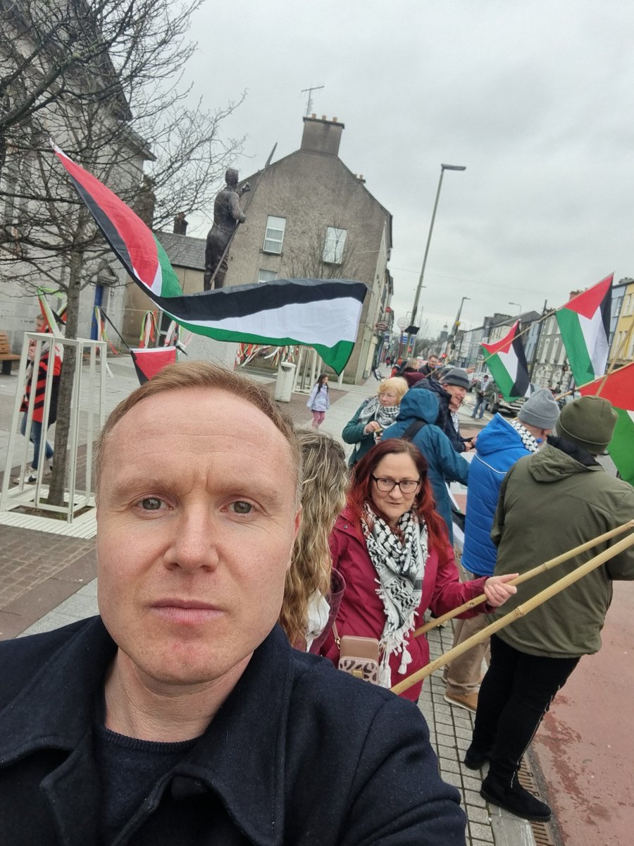 LiamQuaide's tweet photo. Midleton stands with Palestine
against Israeli state terrorism.
We had a minute's silence for mothers in Gaza, suffering unbearable anguish on Mother's Day.
#SanctionsNow
#CeaseFireNow
#GenocideNotAWar https://t.co/AP9mlmUuYw