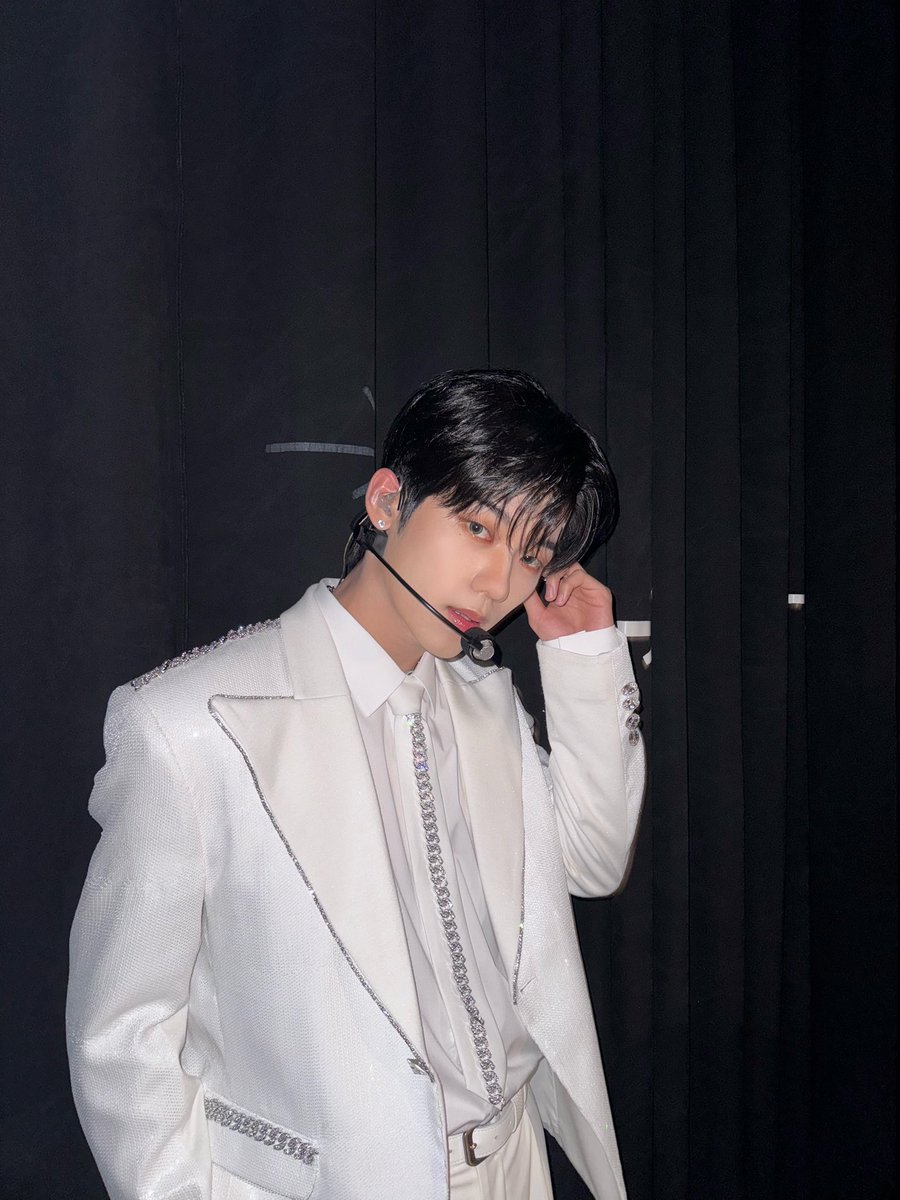 jeonghyns's tweet photo. PRINCE JEONGHYEON.. 🧎 https://t.co/AXeDX1mmnE