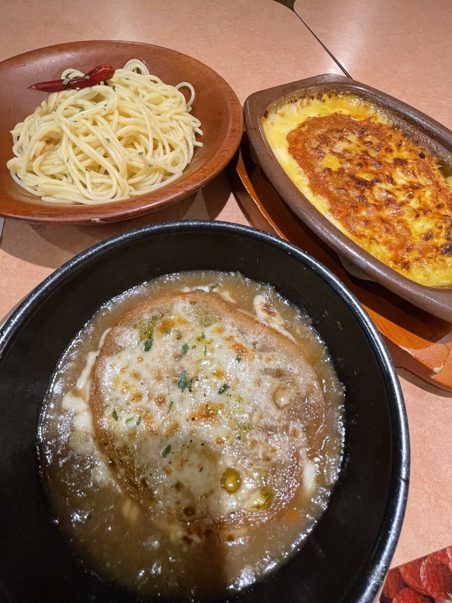 mu_dzu's tweet photo. わたしが周りにカショ🅾️言わない理由は、わたしにどんなに辛い過去があってどんな理由があってどんな気持ちで苦しんでるかも理解されなくて、ただ「食べ物吐いて勿体無い行為してる最低な人」にしかなり得ないから https://t.co/RjzTFCVpFU