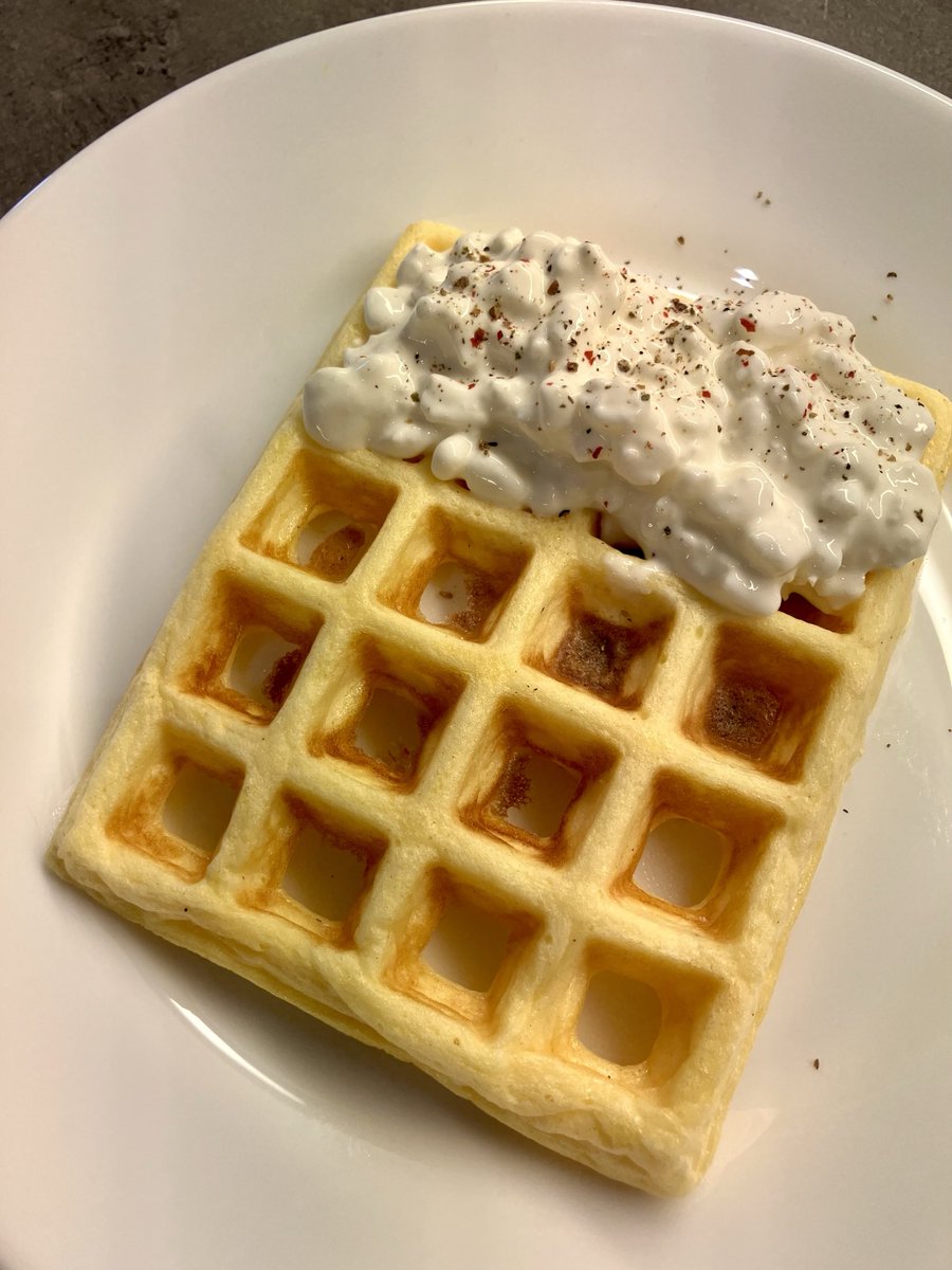 My beef#gelatin powder has not yet arrived so I made « slim » eggy waffles a bit ugly 😅, but added eggwhite high-protein #cottagecheese and they are not that bad! ⁦@CarnivoreFriend⁩