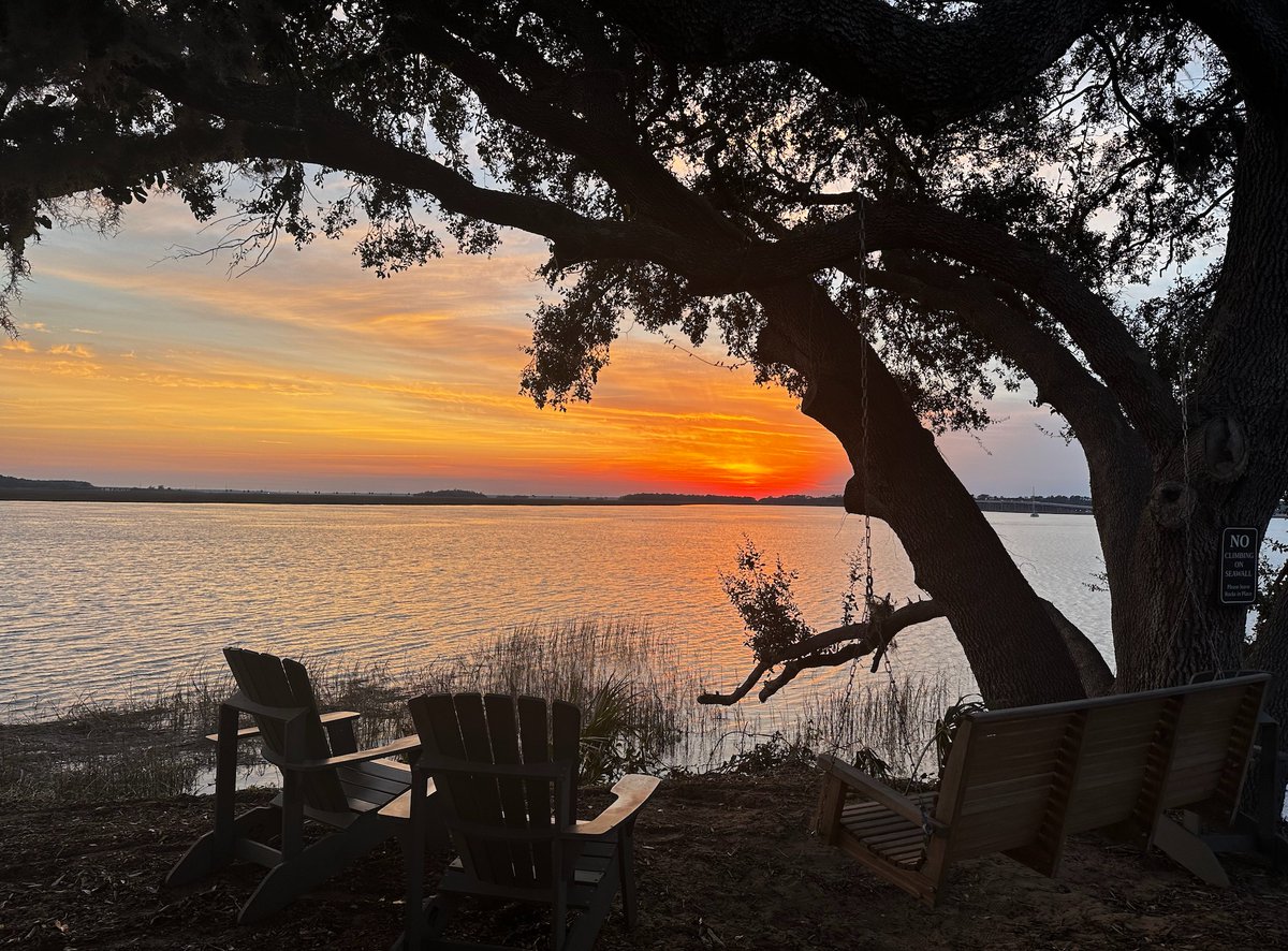 Send us your best Lowcountry #SunsetSunday photo on our website😎☀️: mace.house.gov/contact/sunday…