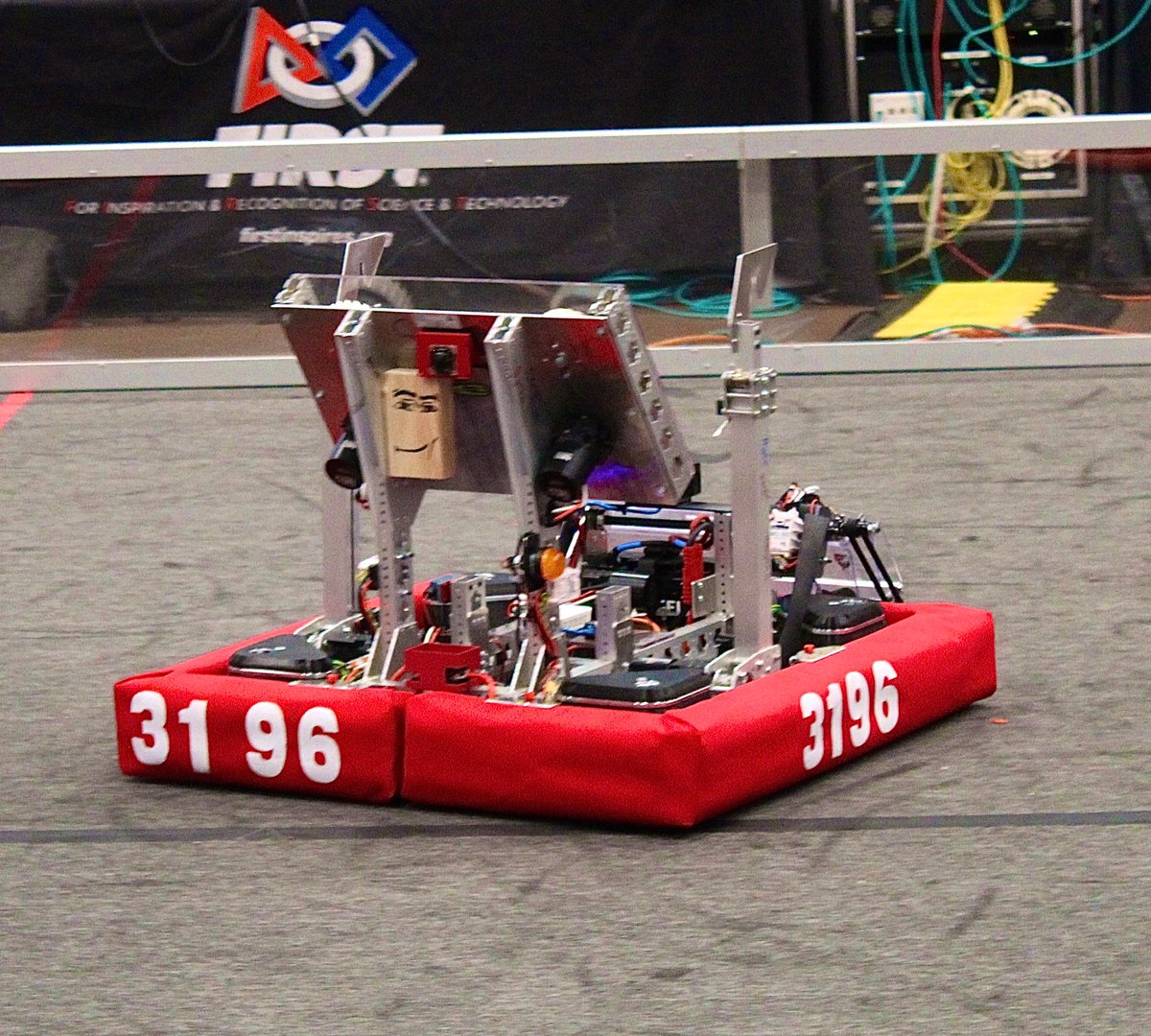 Day 2 of competition! Team SPORK is having a great time and can’t wait to see how the rest of the day goes!

#stabstabscoop
#omgrobots
#FirstInShow
#Crescendo