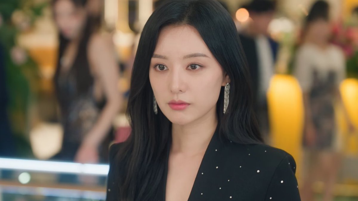 hyoktr's tweet photo. kim jiwon in this entire scene is just beauty at it’s peak 🫠 https://t.co/s6cK9vebnA