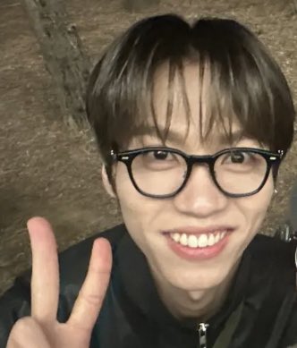 1n5trument's tweet photo. 안경 쓴 이주혁

🤓 <<<< 얘랑 똑같이 생기지 않앗오?? https://t.co/nLJqkQS3OR